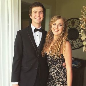 Meet your Posher, Avery